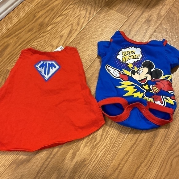 DISNEY Baby Super Mickey Onesie with Cape  (Size 3-6 months) - Picture 7 of 10